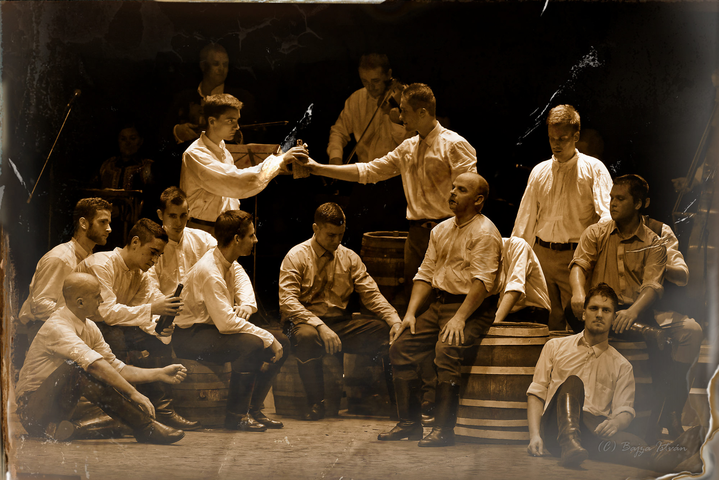 Újra színpadon a Tizenhárom almafa!